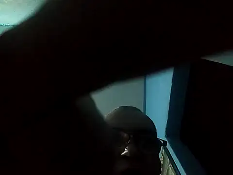 hugosafado333 online show from 18, 12, 2024