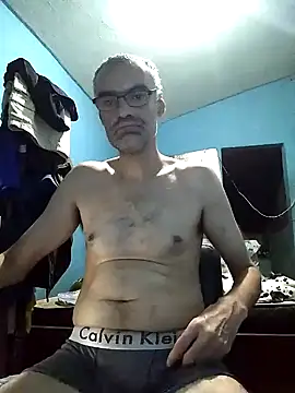 hugosafado333 online show from 8, 1, 2025