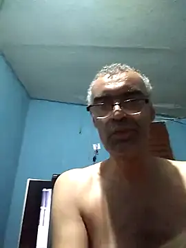 hugosafado333 online show from 26, 1, 2025