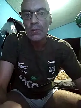 hugosafado333 online show from 7, 3, 2025