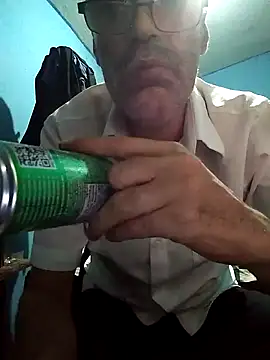 hugosafado333 online show from 8, 3, 2025