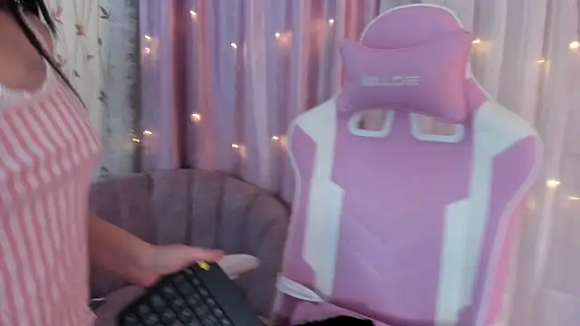 hanna  azumi online show from 16, 2, 2025