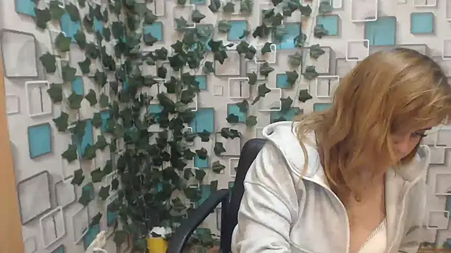 DaniellaKiss online show from 8, 3, 2025