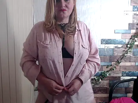 DaniellaKiss online show from 2, 10, 2025