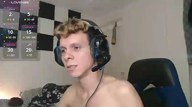 Snapshot of bryamado69 chatting on 8, 3, 2025 bryamado69 online show from 8, 3, 2025