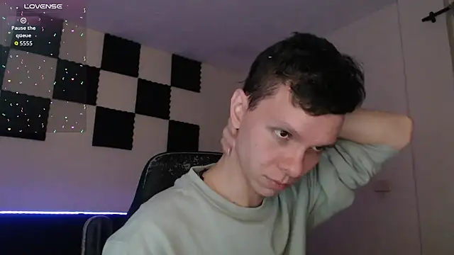 Snapshot of bryamado69 chatting on 16, 11, 2025 bryamado69 online show from 16, 11, 2025