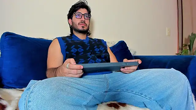 Snapshot of Ackerman_Eren_ chatting on 31, 1, 2025 Ackerman Eren online show from 31, 1, 2025