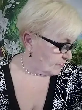 Snapshot of VioletSweet566 chatting on 12, 12, 2024 VioletSweet566 online show from 12, 12, 2024