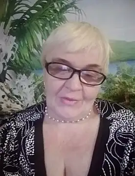 Snapshot of VioletSweet566 chatting on 2, 2, 2025 VioletSweet566 online show from 2, 2, 2025