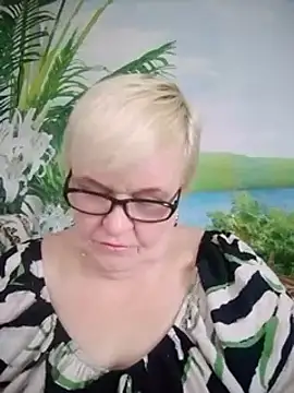 Snapshot of VioletSweet566 chatting on 3, 3, 2025 VioletSweet566 online show from 3, 3, 2025