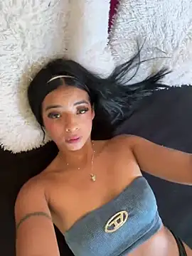 Laura fernandezII online show from 22, 1, 2025