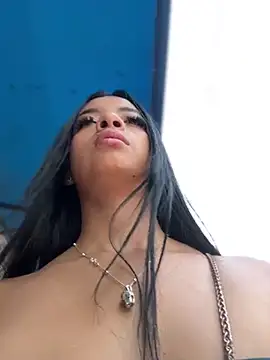 Laura fernandezII online show from 3, 2, 2025