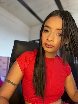 Laura fernandezII online show from 6, 2, 2025