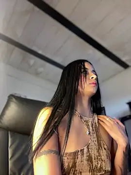 Laura fernandezII online show from 8, 2, 2025