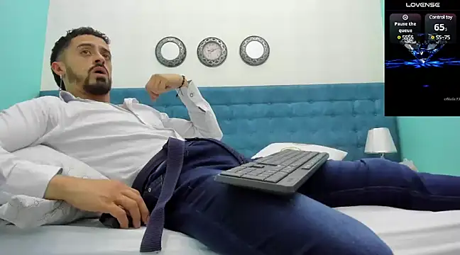 Snapshot of MAXIMUS_MASTE3 chatting on 17, 12, 2024 MAXIMUS MASTE3 online show from 17, 12, 2024