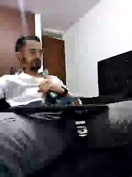Snapshot of MAXIMUS_MASTE3 chatting on 13, 2, 2025 MAXIMUS MASTE3 online show from 13, 2, 2025