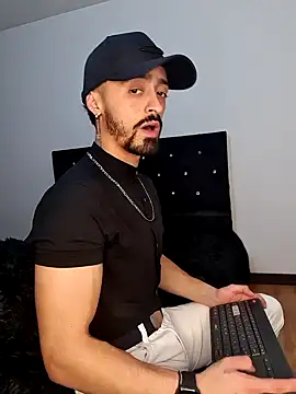 Snapshot of MAXIMUS_MASTE3 chatting on 19, 2, 2025 MAXIMUS MASTE3 online show from 19, 2, 2025