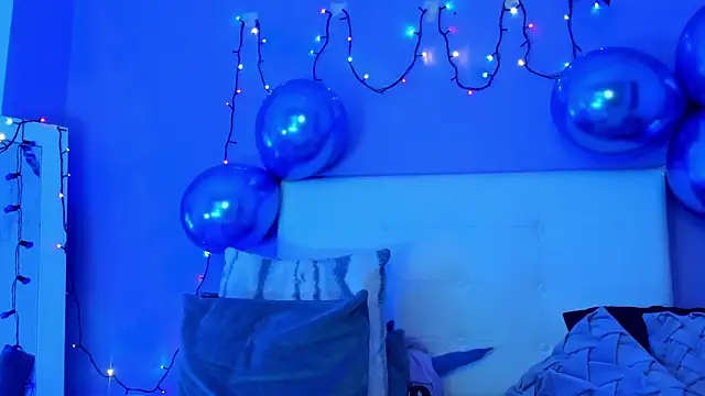 Charlotte11-11 online show from 17, 12, 2025