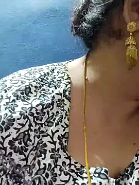 Snapshot of tamilthanushri chatting on 2, 3, 2025 tamilthanushri online show from 2, 3, 2025