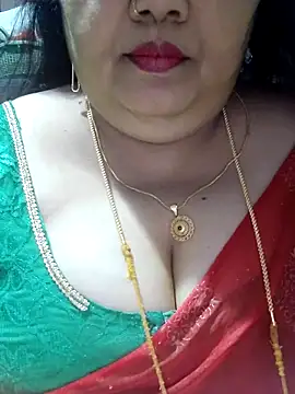 Snapshot of tamilthanushri chatting on 4, 10, 2025 tamilthanushri online show from 4, 10, 2025