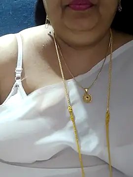 Snapshot of tamilthanushri chatting on 8, 10, 2025 tamilthanushri online show from 8, 10, 2025