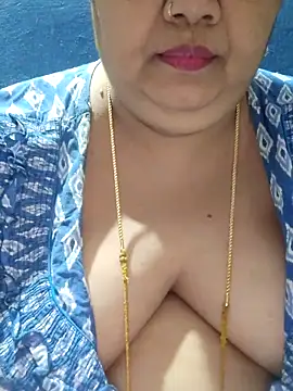 Snapshot of tamilthanushri chatting on 13, 10, 2025 tamilthanushri online show from 13, 10, 2025