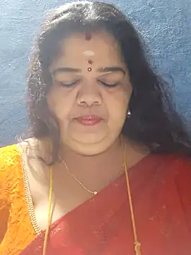 Snapshot of tamilthanushri chatting on 14, 11, 2025 tamilthanushri online show from 14, 11, 2025