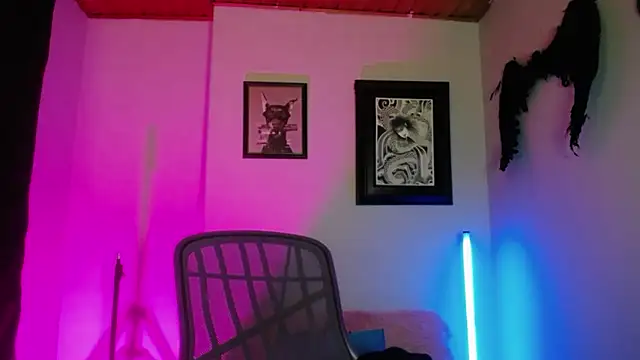 kim jeins11 online show from 8, 10, 2025