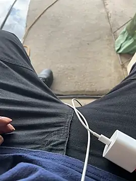 Snapshot of SukItSlo444 chatting on 17, 4, 2026 SukItSlo444 online show from 17, 4, 2026