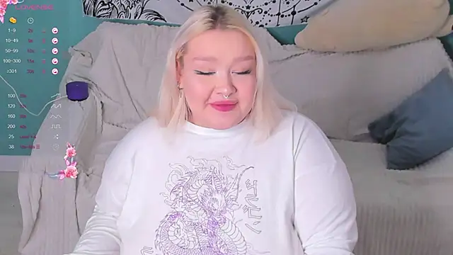 LilyBelll online show from 5, 1, 2025