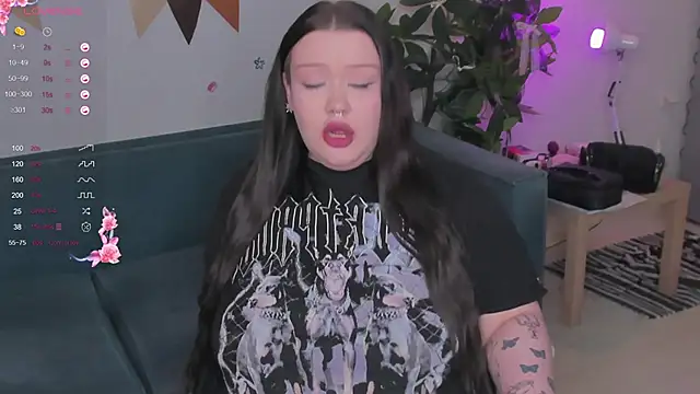 LilyBelll online show from 19, 11, 2025