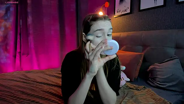 Lesi Moonie01 online show from 9, 11, 2025