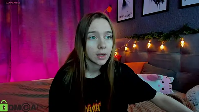 Lesi Moonie01 online show from 6, 1, 2026