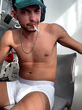 Snapshot of canochvz chatting on 9, 11, 2025 canochvz online show from 9, 11, 2025