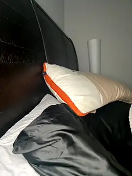 Snapshot of Kinkbitch25 chatting on 4, 12, 2025 Kinkbitch25 online show from 4, 12, 2025