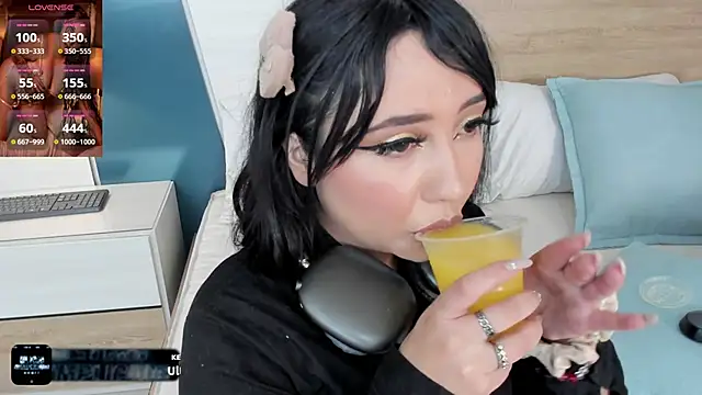 Megansttein  online show from 16, 2, 2025