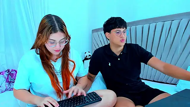 Snapshot of kittyandrick chatting on 18, 3, 2025 kittyandrick online show from 18, 3, 2025