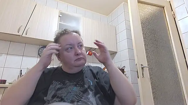 Snapshot of melissaBlessing chatting on 6, 2, 2025 melissaBlessing online show from 6, 2, 2025