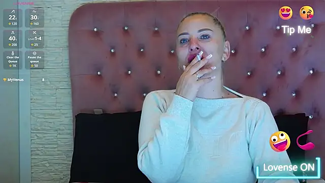 Snapshot of KikiSweet08 chatting on 3, 12, 2025 KikiSweet08 online show from 3, 12, 2025