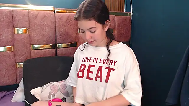 lilimini032 online show from 14, 4, 2026