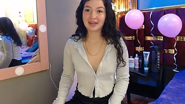 Snapshot of lilimini032 chatting on 9, 7, 2026 lilimini032 online show from 9, 7, 2026