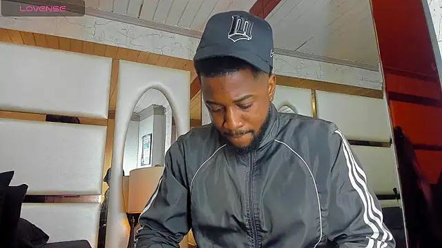 Snapshot of Drake_Nassir4 chatting on 14, 11, 2025 Drake Nassir4 online show from 14, 11, 2025