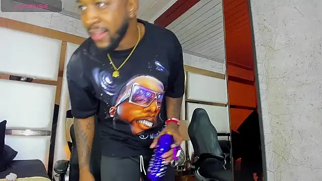 Snapshot of Drake_Nassir4 chatting on 21, 11, 2025 Drake Nassir4 online show from 21, 11, 2025