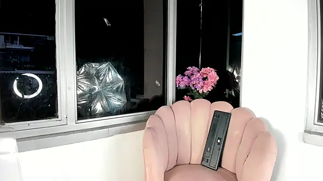 Snapshot of Megan_Lim chatting on 11, 1, 2025 Megan Lim online show from 11, 1, 2025