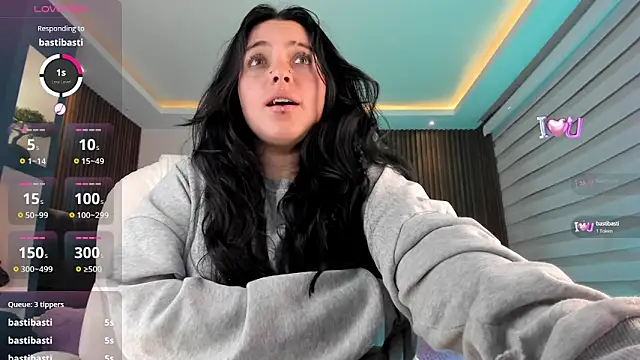 Snapshot of Lucy_Smith2 chatting on 31, 12, 2024 Lucy Smith2 online show from 31, 12, 2024