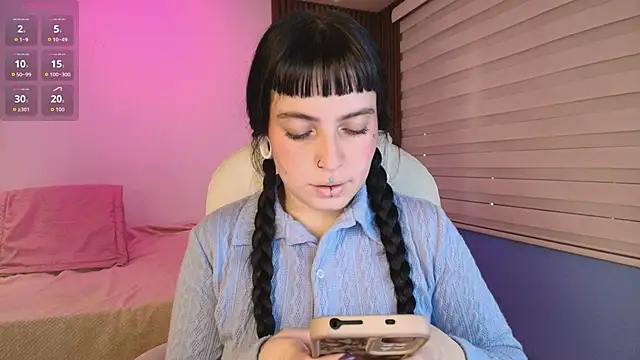 Snapshot of Lucy_Smith2 chatting on 29, 9, 2025 Lucy Smith2 online show from 29, 9, 2025