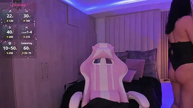 Emilyymilleer  online show from 6, 2, 2025