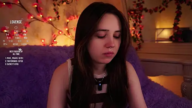 GillianDowdey online show from 26, 11, 2025