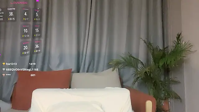 Snapshot of Youth3_ chatting on 10, 1, 2025 Youth3  online show from 10, 1, 2025