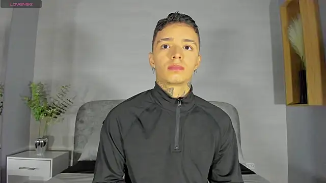 Snapshot of Ian_Castillo_ chatting on 9, 6, 2026 Ian Castillo online show from 9, 6, 2026